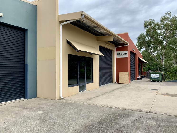 Click to view all images 2/6 Commerce Close Cannonvale QLD 4802 - Image 2