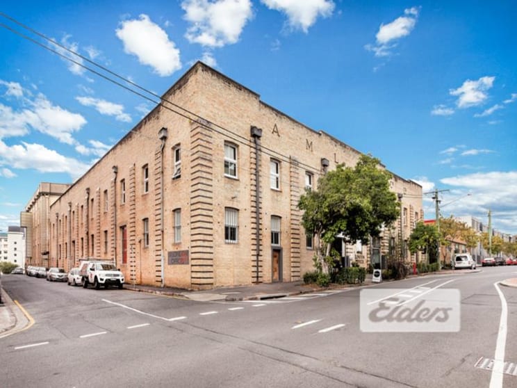 Click to view all images 30 Florence Street Newstead QLD 4006 - Image 1