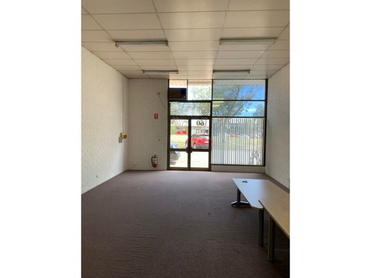 Click to view all images 3/60 Dundas Phillip ACT 2606 - Image 2