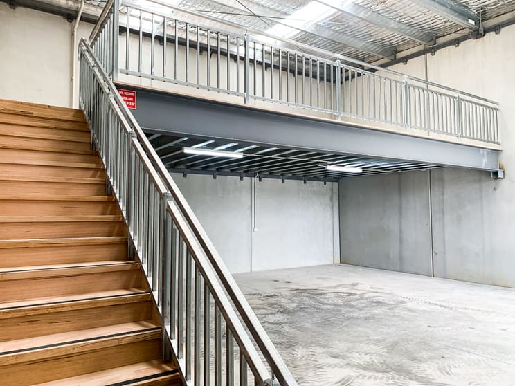 Click to view all images 10 Cave Place Clyde North VIC 3978 - Image 3
