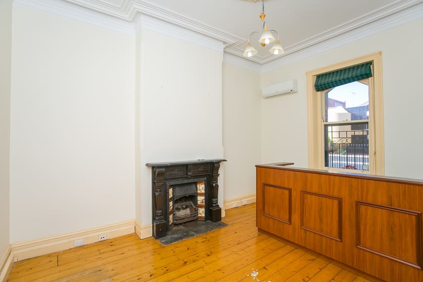 Click to view all images 21 Parry Street Fremantle WA 6160 - Image 2