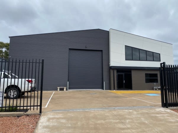 Click to view all images 3B Roanoak Court East Bendigo VIC 3550 - Image 2