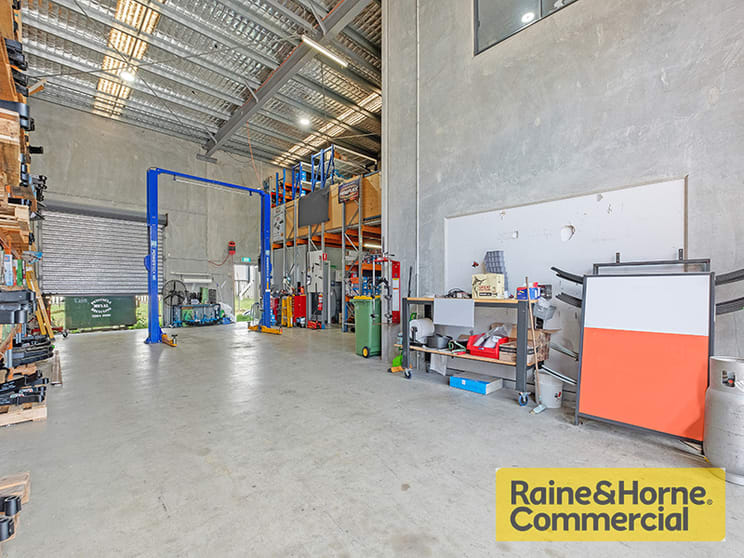 Click to view all images 15/18 Hinkler Court Brendale QLD 4500 - Image 2