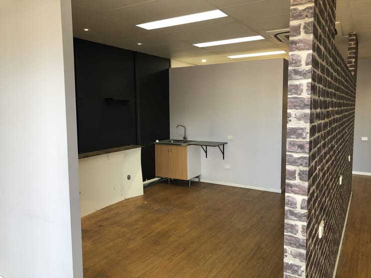 Click to view all images 5/7 O'Loan Street Petrie QLD 4502 - Image 2