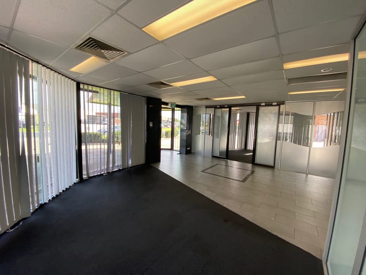 Click to view all images 4 Commercial Drive Dandenong VIC 3175 - Image 2