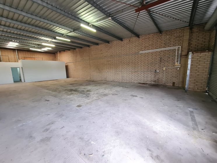 Click to view all images 2/35 Buckingham Drive Wangara WA 6065 - Image 3