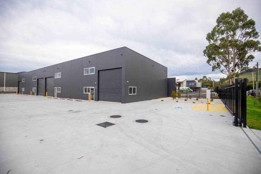 Click to view all images Unit 1/16 Maxwells Road Cambridge TAS 7170 - Image 2