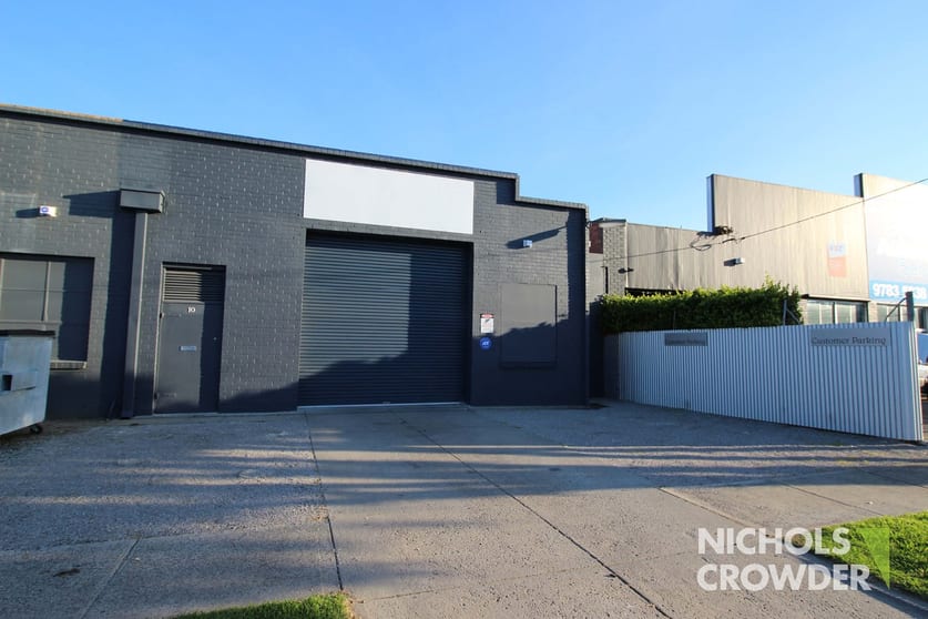 Click to view all images 10 Rosella Street Frankston VIC 3199 - Image 1