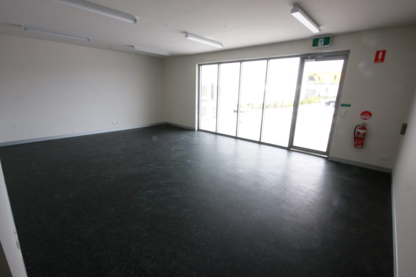Click to view all images 1/5 Brendan Drive Nerang QLD 4211 - Image 3