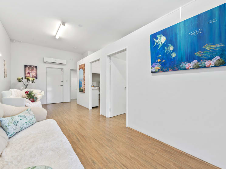 Click to view all images 306 The Strand Dianella WA 6059 - Image 3