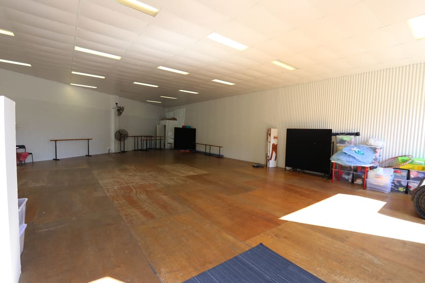 Click to view all images 3/87 West Burleigh Road Burleigh Heads QLD 4220 - Image 2