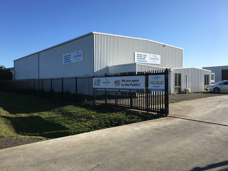 Click to view all images Unit 1/225 Kennedy Drive Cambridge TAS 7170 - Image 2