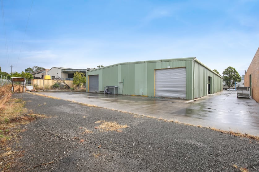 Click to view all images 13 Doyle Avenue Unanderra NSW 2526 - Image 3
