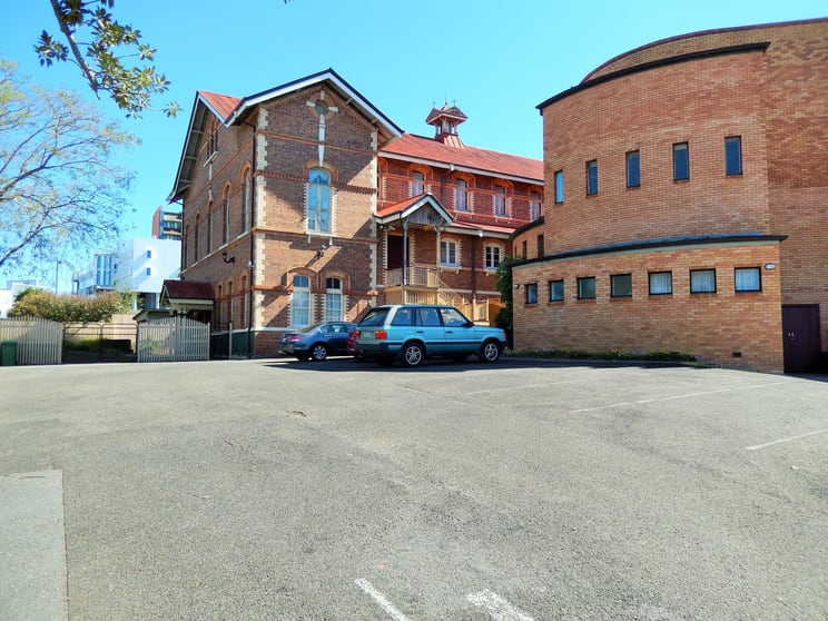 Click to view all images 86 East Street Ipswich QLD 4305 - Image 2