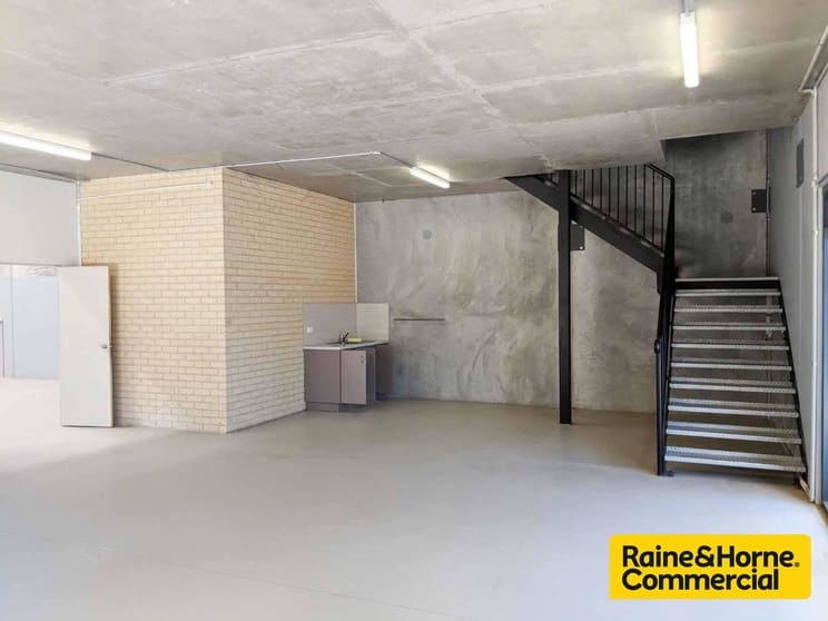 Click to view all images Unit 1 / 5 Bessemer Way Wangara WA 6065 - Image 3
