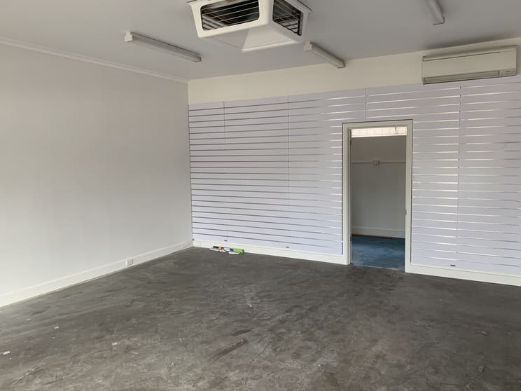 Click to view all images 46 East Concourse Beaumaris VIC 3193 - Image 2