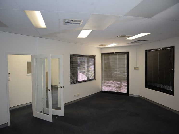 Click to view all images Unit 3/32 Prindiville Drive Wangara WA 6065 - Image 2