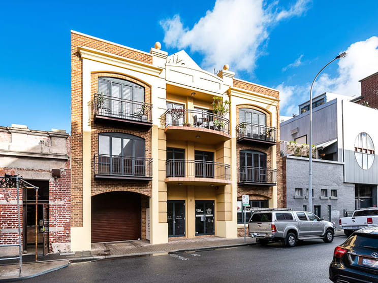 Click to view all images 4/37 Pakenham Street Fremantle WA 6160 - Image 2