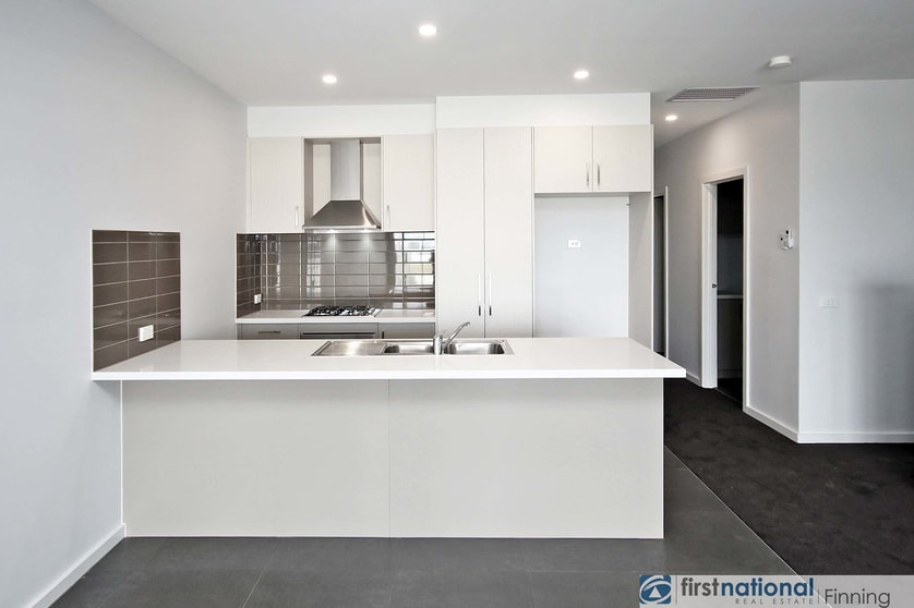 Click to view all images 5 Push-Pea Way Cranbourne West VIC 3977 - Image 3