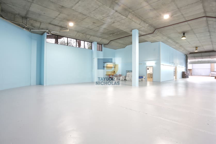Click to view all images 6/6 Gladstone Road Castle Hill NSW 2154 - Image 2