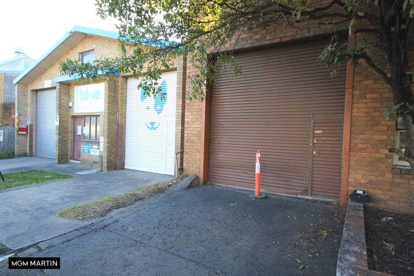 Click to view all images 6 Chalmers Crescent Mascot NSW 2020 - Image 2