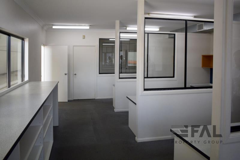 Click to view all images Meadowbrook QLD 4131 - Image 3