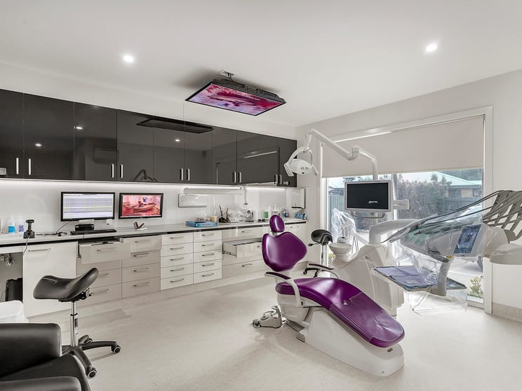 Click to view all images 49 Mt Dandenong Road Ringwood East VIC 3135 - Image 3