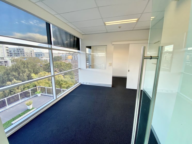 Click to view all images 502/7 Oaks Avenue Dee Why NSW 2099 - Image 2