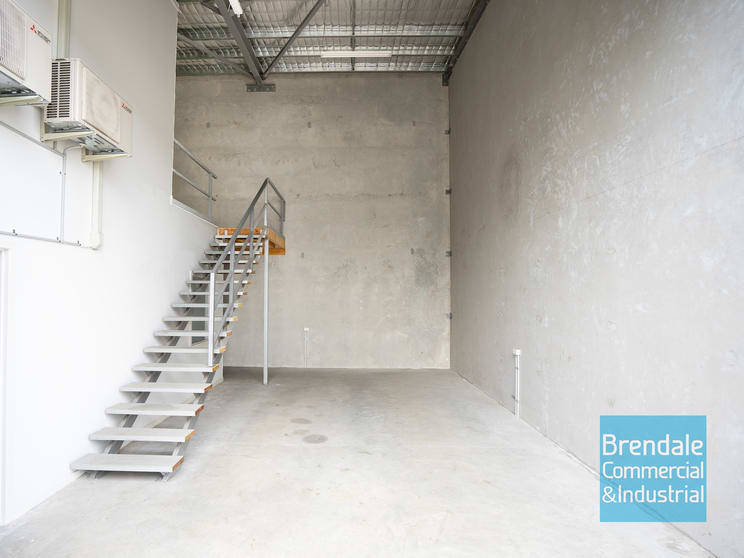 Click to view all images Unit 8/262 Leitchs Rd Brendale QLD 4500 - Image 2
