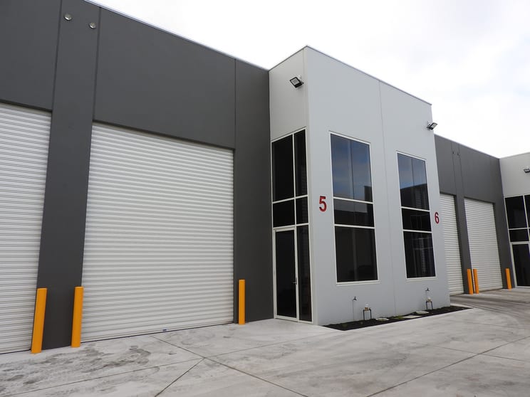 Click to view all images 7/30-32 Christensen Street Cheltenham VIC 3192 - Image 1