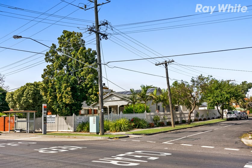 Click to view all images 323 Springvale Road Forest Hill VIC 3131 - Image 1