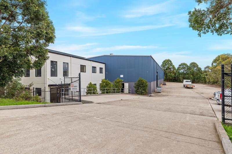 Click to view all images Whole building/112 Stenhouse Drive Cameron Park NSW 2285 - Image 2
