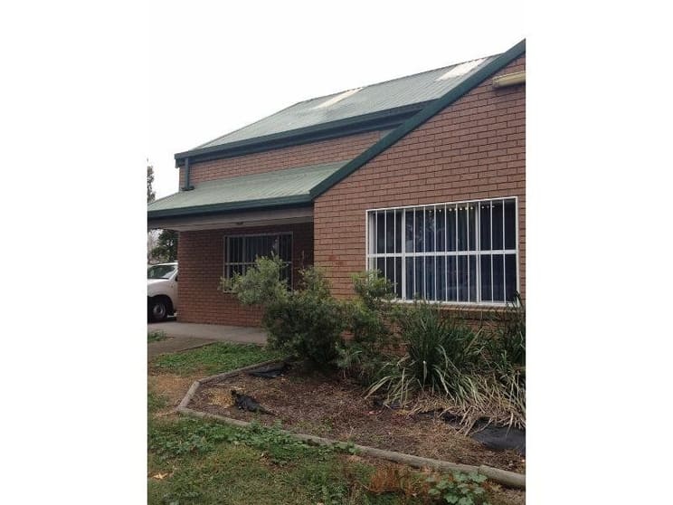 Click to view all images 1/4 Walter Street Singleton NSW 2330 - Image 2