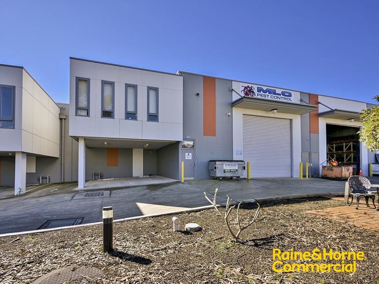 Click to view all images Unit 2/16-18 Mount Erin Road Campbelltown NSW 2560 - Image 1