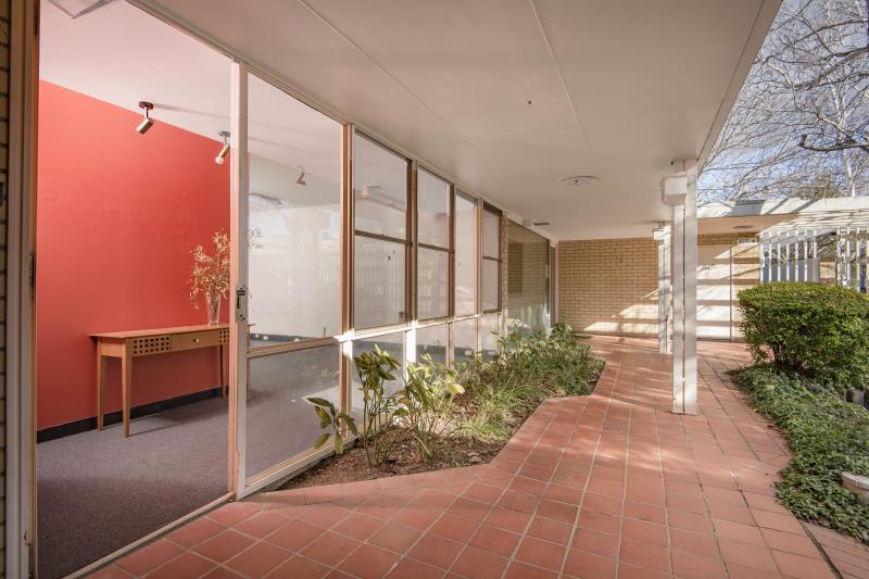 Click to view all images 5 McKay Gardens Turner ACT 2612 - Image 1