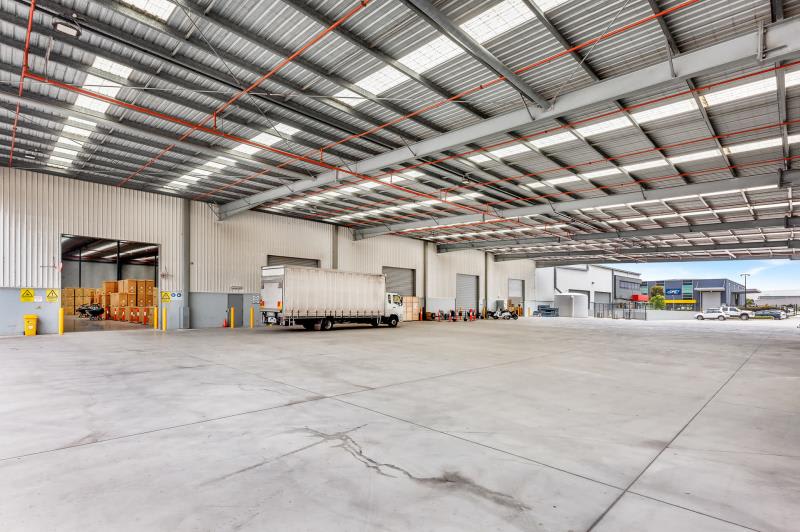 Click to view all images 9 Kimpton Way Altona VIC 3018 - Image 3