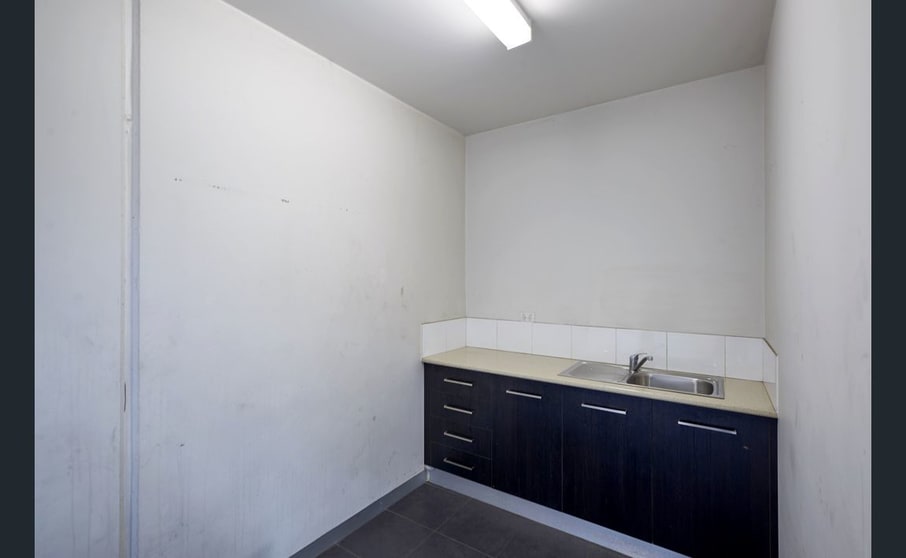 Click to view all images 2/82 Eucumbene Drive Ravenhall VIC 3023 - Image 3