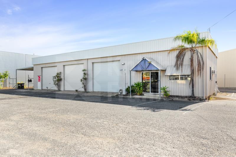 Click to view all images Unit 3/3/197 Kent Street Rockhampton City QLD 4700 - Image 1