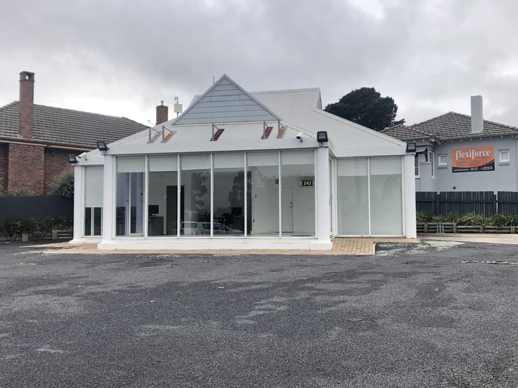 Click to view all images 242 Argyle Street Moss Vale NSW 2577 - Image 1