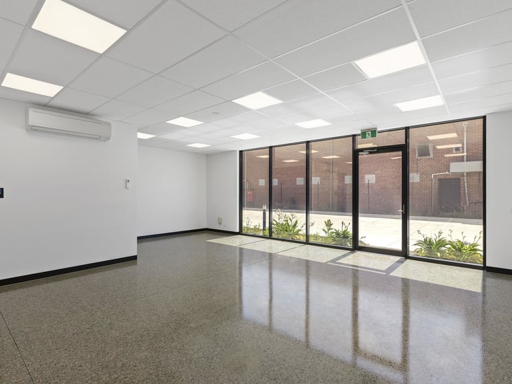 Click to view all images 317 Warrigal Road Cheltenham VIC 3192 - Image 2