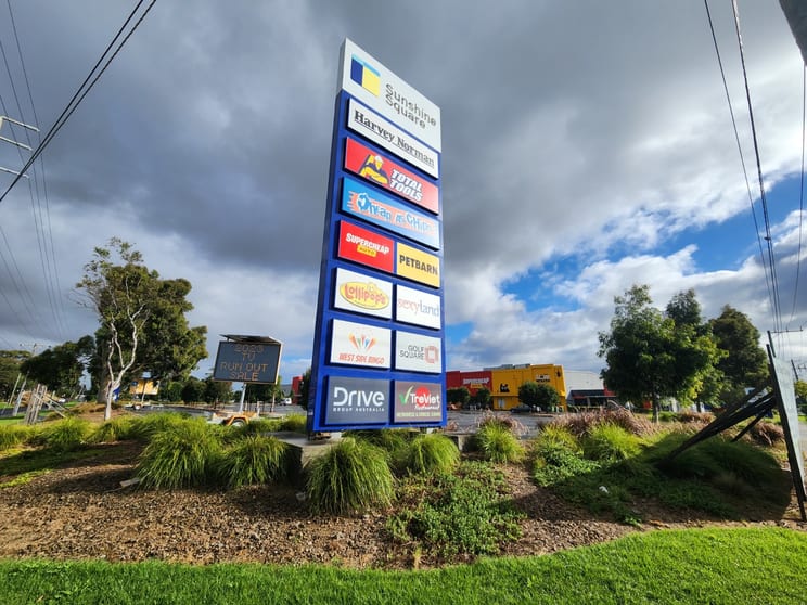 Click to view all images 484 Ballarat Road Sunshine North VIC 3020 - Image 3