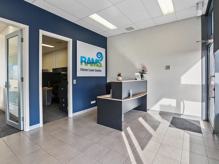 Click to view all images Suite 4, 226 Pakington Street/Suite 4, 226 Pakington Street Geelong West VIC 3218 - Image 2