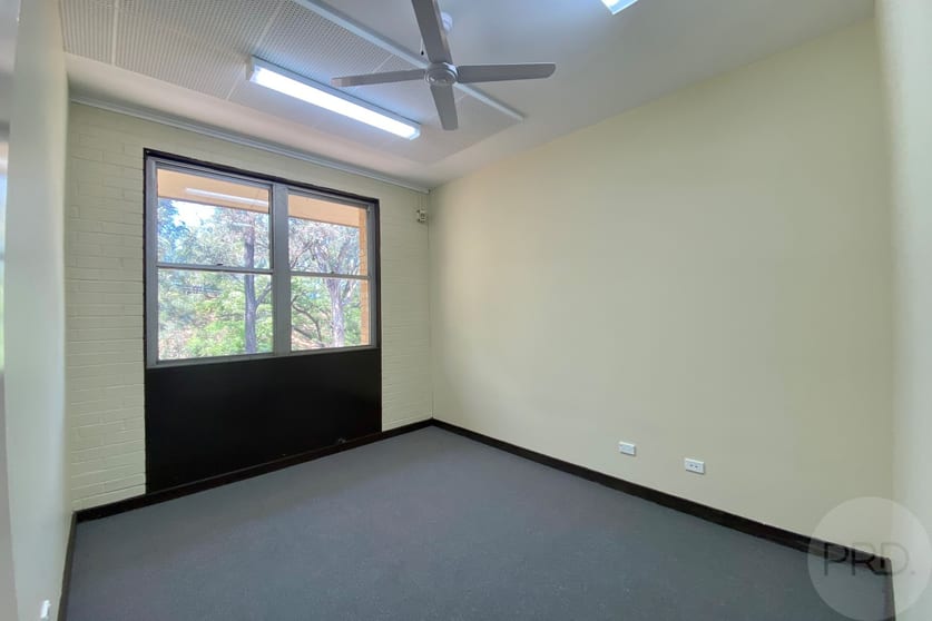 Click to view all images 1D/51 Henry Street Penrith NSW 2750 - Image 3