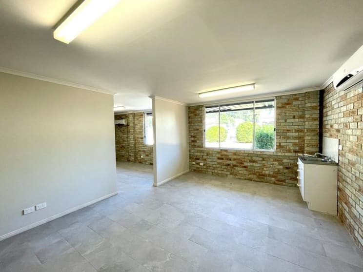 Click to view all images 70 Mitchell Road Cardiff NSW 2285 - Image 3