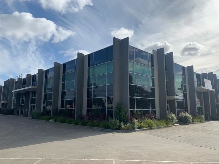 Click to view all images Unit 11/127 Fairbairn Road Sunshine West VIC 3020 - Image 2