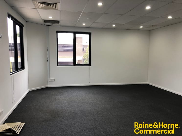 Click to view all images 3/31-35 Chapel Street Marrickville NSW 2204 - Image 3
