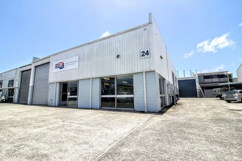 Click to view all images 24 Traders Way Currumbin Waters QLD 4223 - Image 1