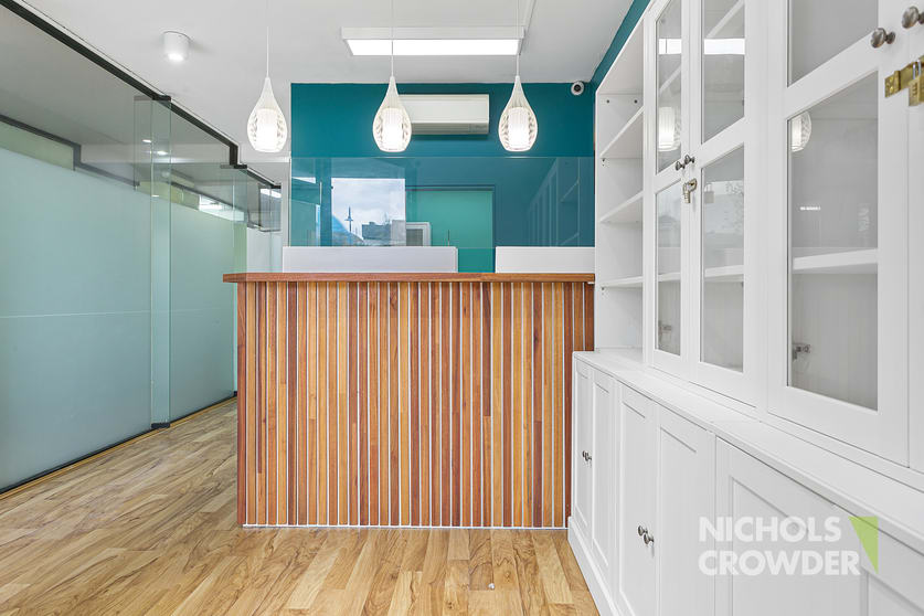 Click to view all images 3 & 4/216 Main Street Mornington VIC 3931 - Image 3