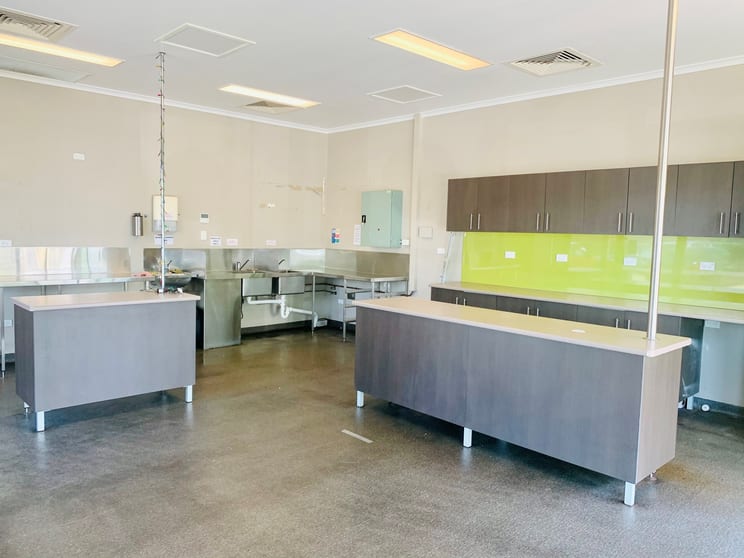 Click to view all images 7/290 Bourbong Street Bundaberg West QLD 4670 - Image 3