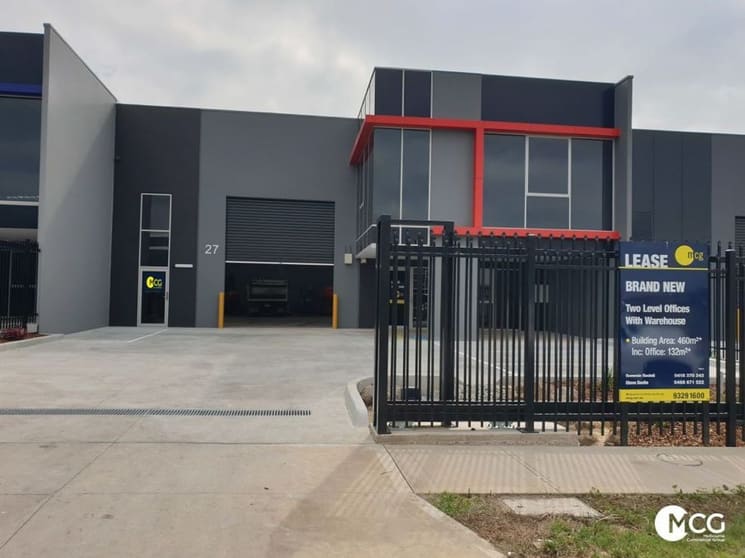 Click to view all images 27 Trevi Crescent Tullamarine VIC 3043 - Image 1